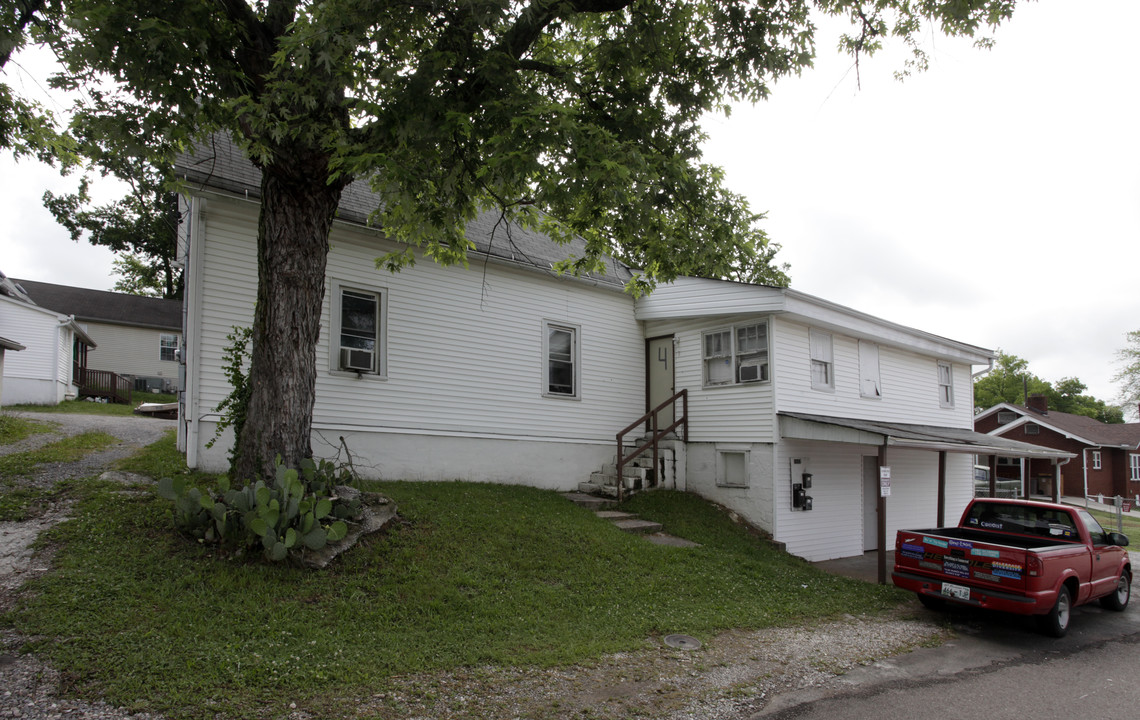 1912 NE 8th Ave in Knoxville, TN - Building Photo