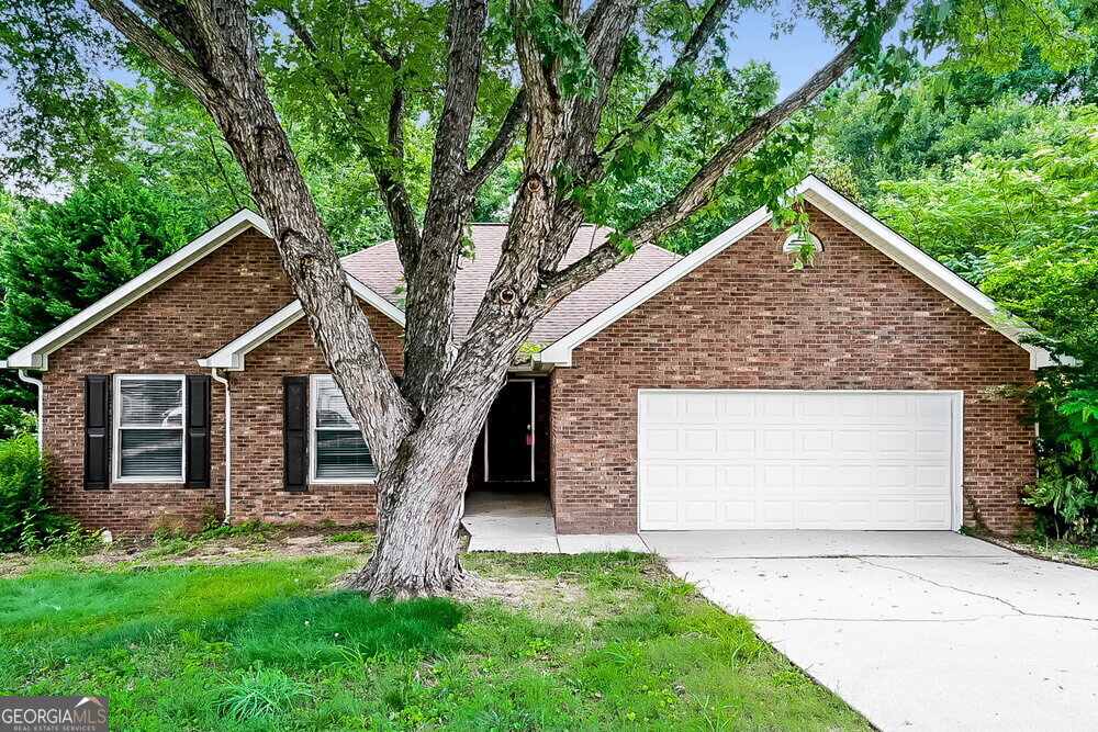 132 Eagle Way in Stockbridge, GA - Building Photo