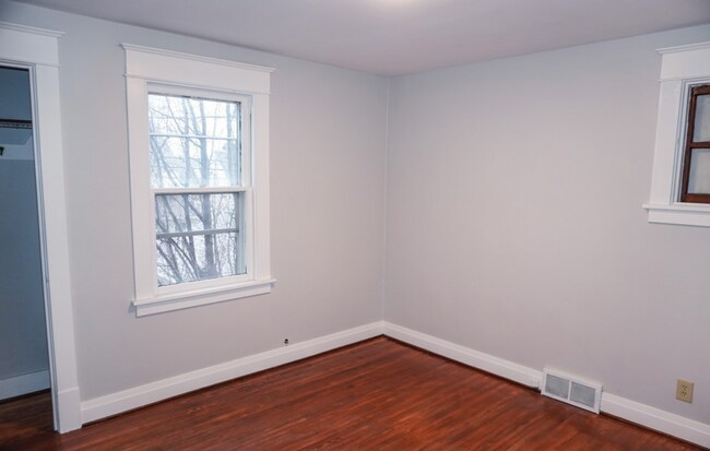 122 Shepard Ave, Unit 1 in Kenmore, NY - Foto de edificio - Building Photo