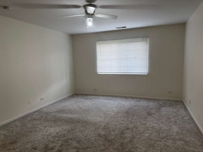 72 Heather Glen Dr in Aurora, IL - Building Photo - Building Photo