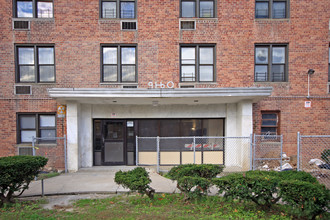 9160 193rd St in Jamaica, NY - Foto de edificio - Building Photo