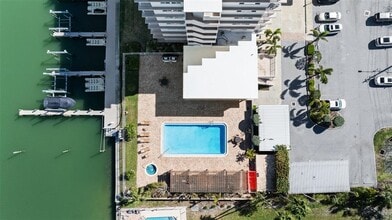 223 Island Way in Clearwater, FL - Building Photo - Building Photo