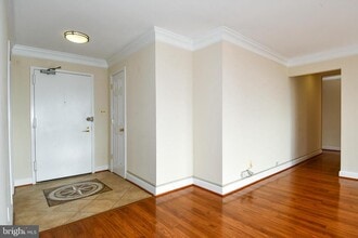 4620 N Park Ave in Chevy Chase, MD - Building Photo - Building Photo