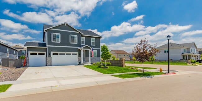 property at 1464 Vantage Pkwy