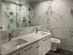 120 N Swall Dr, Unit 206 in Los Angeles, CA - Building Photo - Building Photo