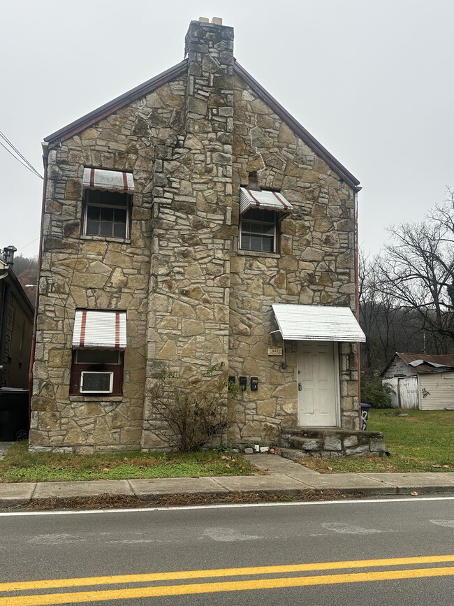 342 Holmes St, Unit 4