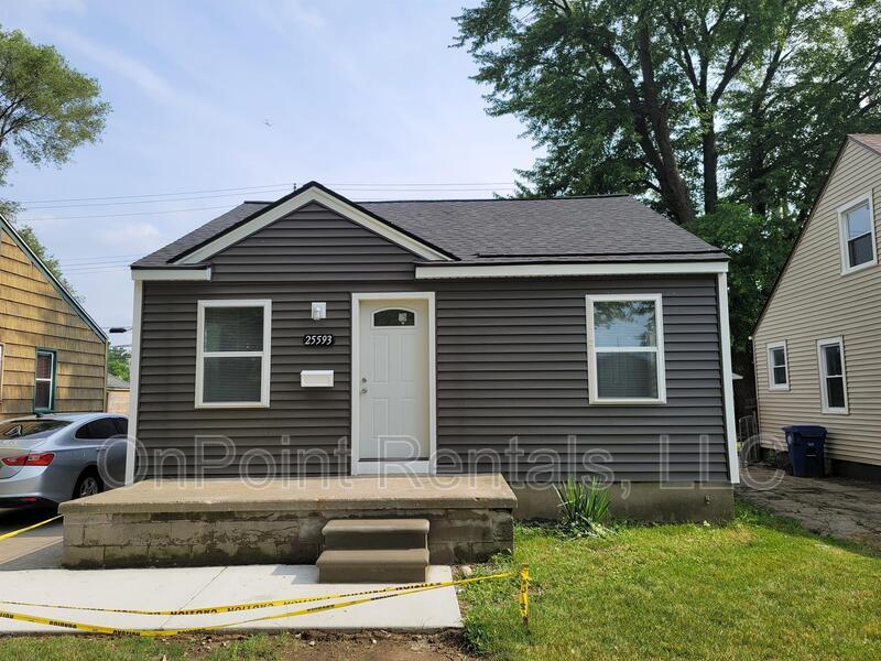 25593 Student in Redford, MI - Building Photo