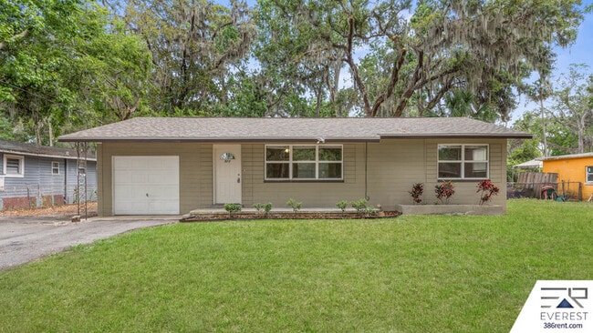 923 Kingston Ave in Daytona Beach, FL - Building Photo - Building Photo