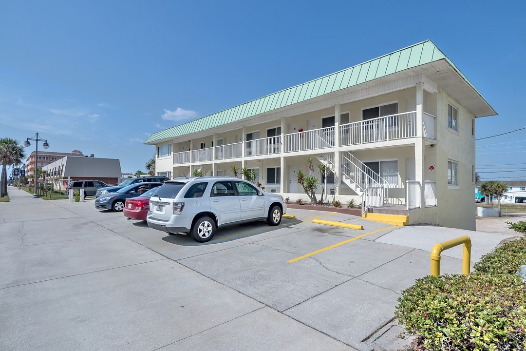 3738 S Atlantic Ave in Port Orange, FL - Building Photo