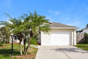166 Diamond Ridge Blvd in Auburndale, FL - Building Photo
