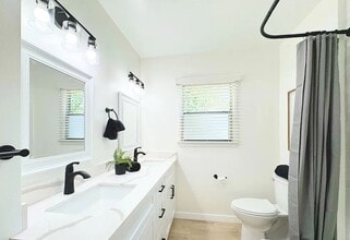 20323 Lorne St in Los Angeles, CA - Building Photo - Building Photo