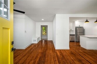 1774 Laurelwood Dr SW in Atlanta, GA - Building Photo - Building Photo