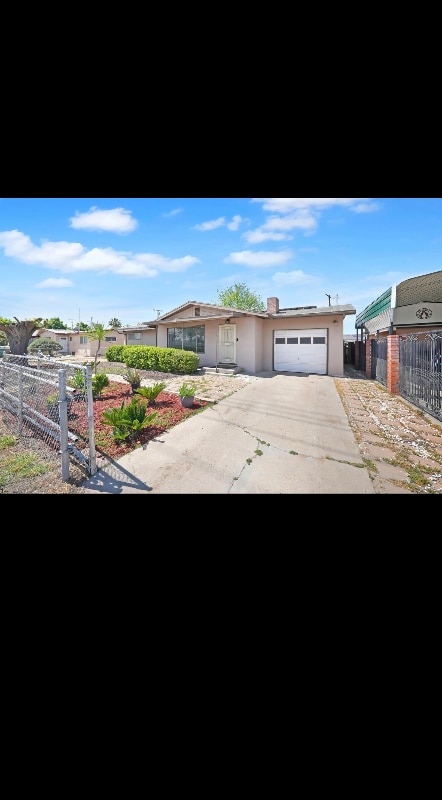 453 N Newcomb St in Porterville, CA - Building Photo - Building Photo