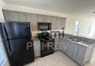 3007 Linda Vista St in Edinburg, TX - Building Photo - Building Photo