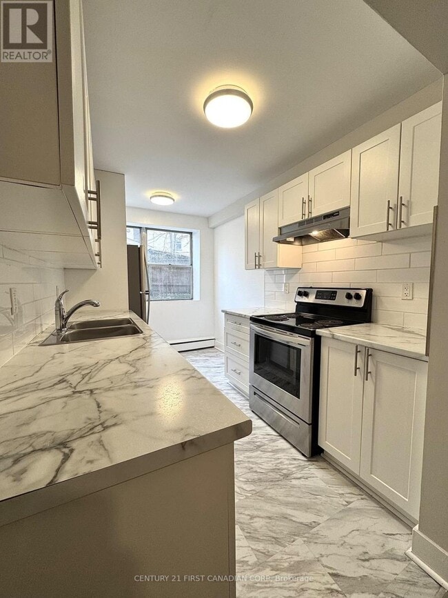 75 High St in London, ON - Building Photo - Building Photo