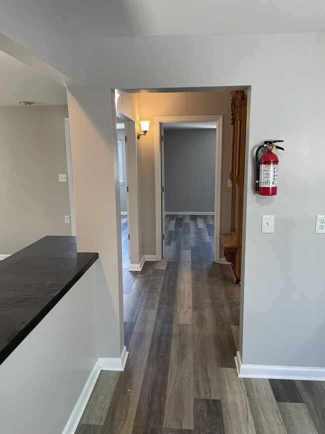 24 Don Bosco Ave, Unit Unit #2 in Paterson, NJ - Foto de edificio - Building Photo