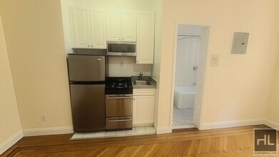 WEST 13 STREET, Unit 35 in New York, NY - Building Photo - Building Photo