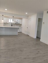 2155 SW 72nd Ave, Unit 3 in Miami, FL - Building Photo - Building Photo