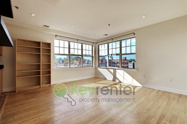4401 Park Ave in Union City, NJ - Building Photo - Building Photo