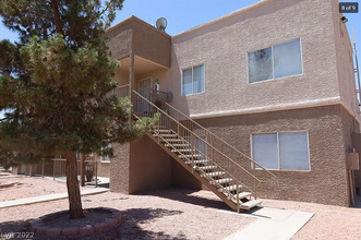 1680 N Lamont St, Unit 111 in Las Vegas, NV - Building Photo - Building Photo