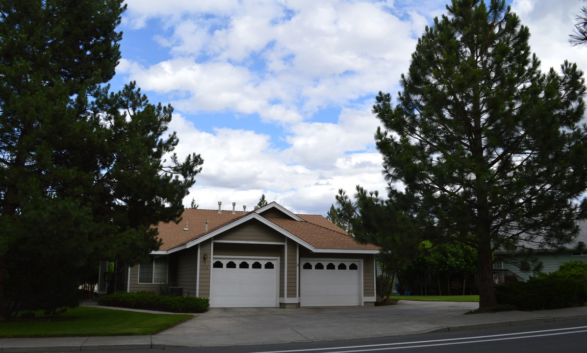 1080 NE Purcell Blvd in Bend, OR - Building Photo