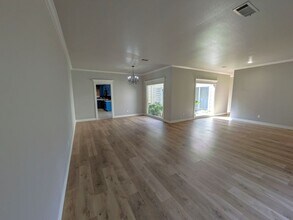 5845 Woodway Dr in Beaumont, TX - Building Photo - Building Photo