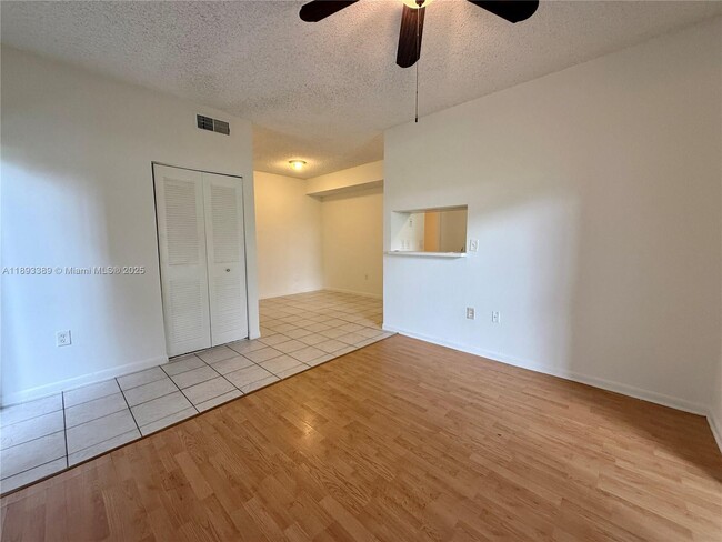 2421 NW 96th Terrace in Pembroke Pines, FL - Building Photo - Building Photo