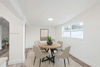 724 Burlington St in Opa Locka, FL - Building Photo - Building Photo