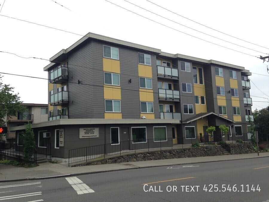 2405 NW 65th St in Seattle, WA - Building Photo