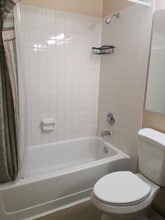 709 Dartmouth Dr in Island Lake, IL - Building Photo - Building Photo