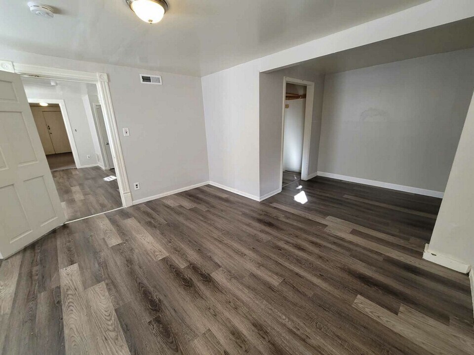 2491 S 7th St in Milwaukee, WI - Building Photo