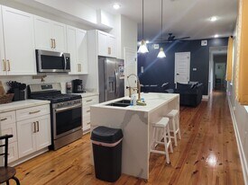 2821 Dryades St, Unit 2819 in New Orleans, LA - Building Photo