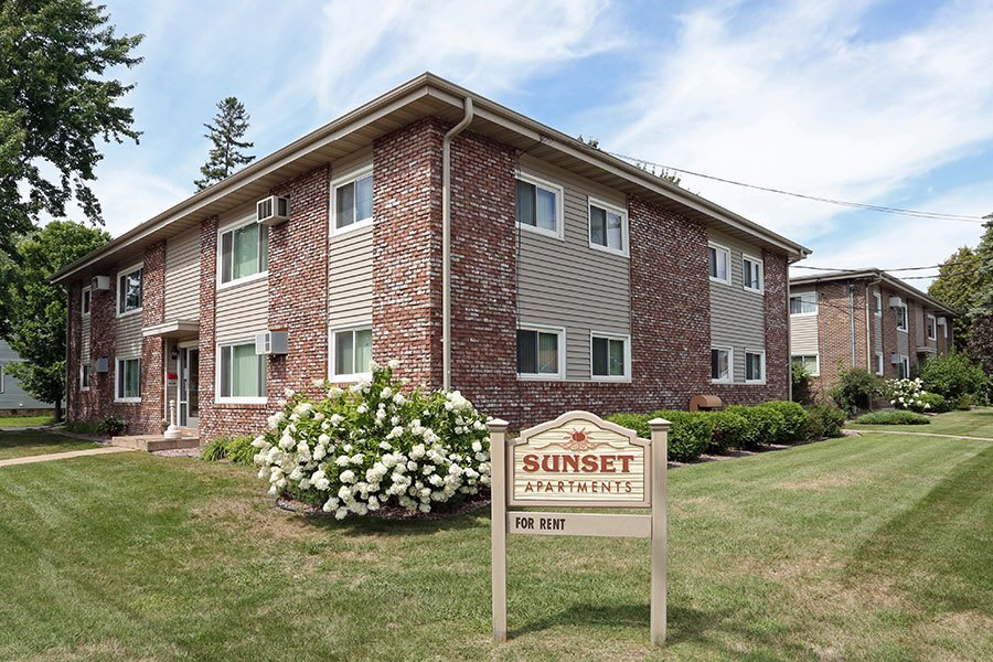 SUNSET APARTMENTS in Wisconsin Rapids, WI - Building Photo