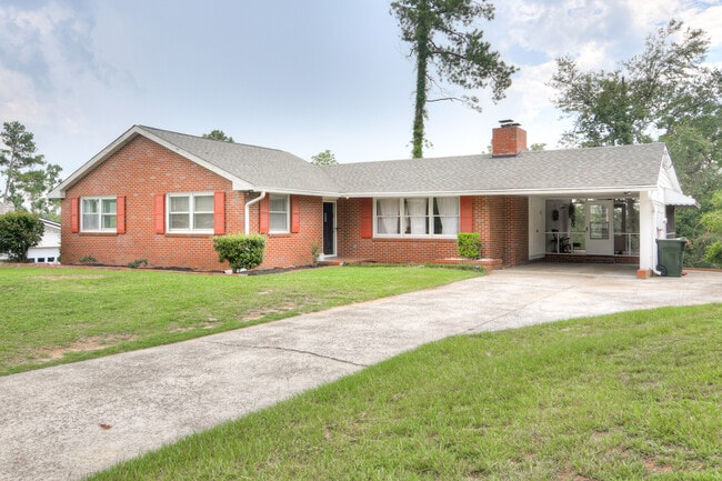 822 W Woodlawn Ave in North Augusta, SC - Building Photo - Building Photo