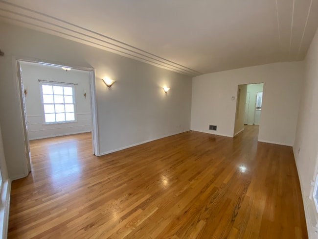 9006 Burton Way in Beverly Hills, CA - Building Photo - Building Photo