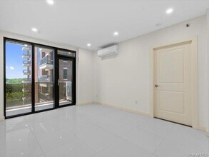 124-28 Queens Blvd, Unit PH-D in Queens, NY - Building Photo - Building Photo
