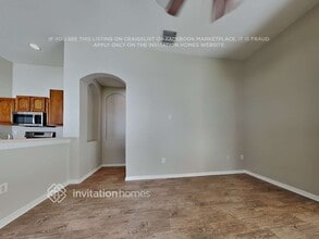 1227 Nashville Dr in Wesley Chapel, FL - Foto de edificio - Building Photo