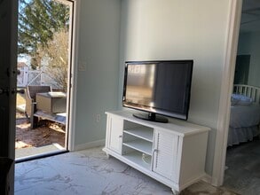 749 1st St, Unit Rear Cottage in Somers Point, NJ - Building Photo - Building Photo