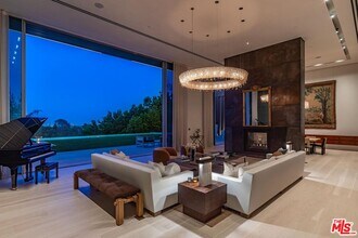670 Perugia Way in Los Angeles, CA - Building Photo - Building Photo