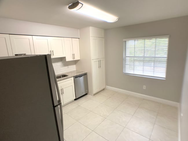 3215 W Swann Ave, Unit 30 in Tampa, FL - Foto de edificio - Building Photo