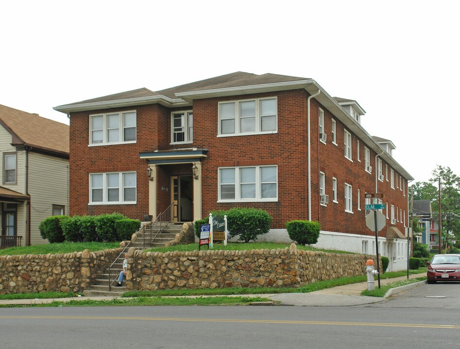 Elm Estates in Roanoke, VA - Building Photo