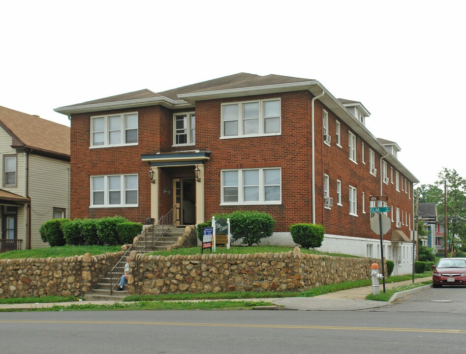 Elm Estates in Roanoke, VA - Foto de edificio