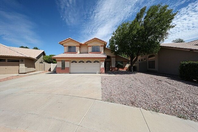 property at 781 S Kenneth Pl