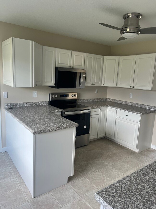 10 Private Dr in Winslow, ME - Foto de edificio - Building Photo