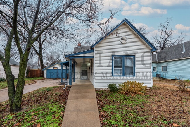 property at 1119 S Lulu St