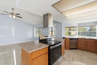 17853 N 43rd Dr in Glendale, AZ - Foto de edificio - Building Photo