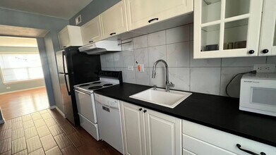 9250 E Girard Ave in Denver, CO - Building Photo - Building Photo