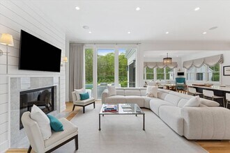 28 Georgica Woods Ln in Wainscott, NY - Building Photo - Building Photo