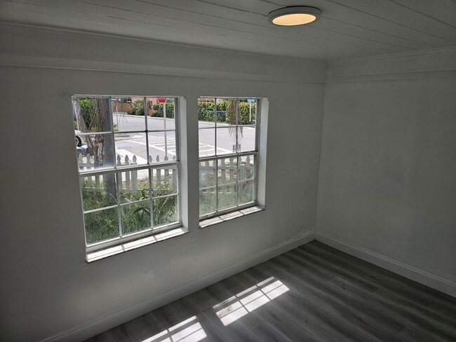 701 N J St in Lake Worth Beach, FL - Building Photo - Building Photo