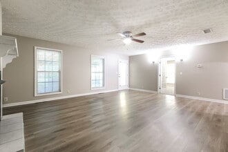 142 Old Hampton Way in Hampton, GA - Building Photo - Building Photo